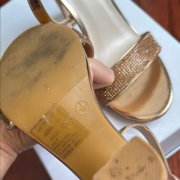 Elegant Gold Heeled Sandals - Picture 7 of 7